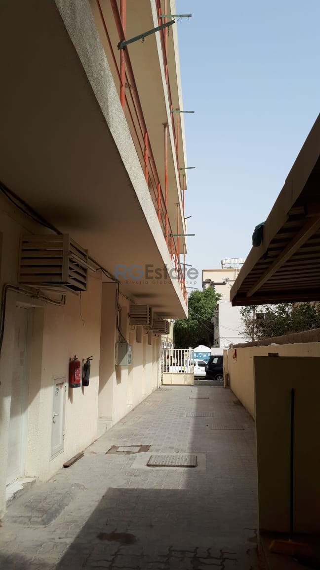 33 غرفة سكن عمال مستقل متاحة للبيع في المحيصنة (سونابور)  | RGEstate UAE