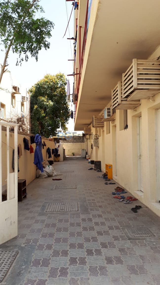 33 غرفة سكن عمال مستقل متاحة للبيع في المحيصنة (سونابور)  | RGEstate UAE