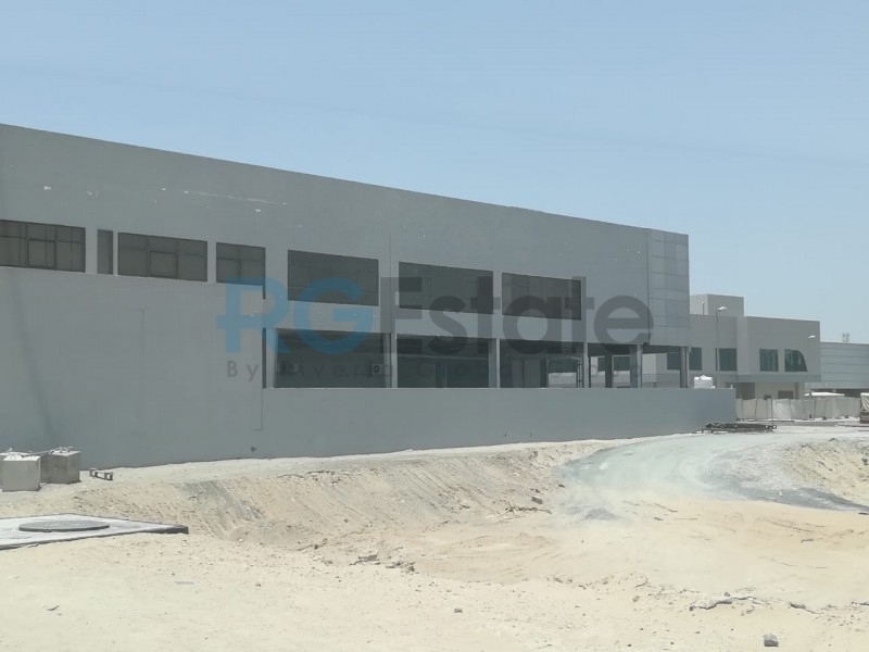 20000 قدم مربع أرض تملك حر لمكتب صالة العرض  | RGEstate UAE