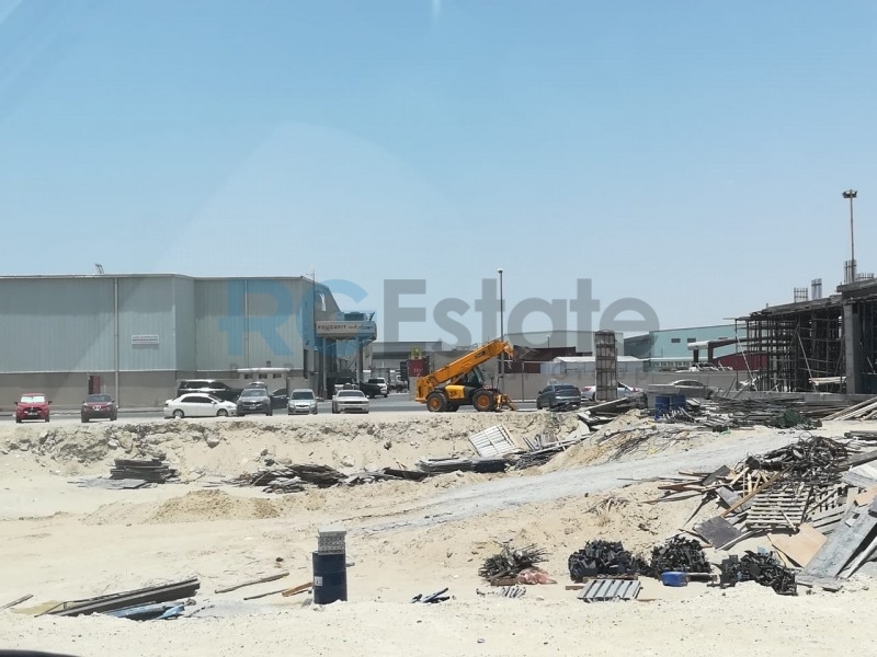 20000 قدم مربع أرض تملك حر لمكتب صالة العرض  | RGEstate UAE