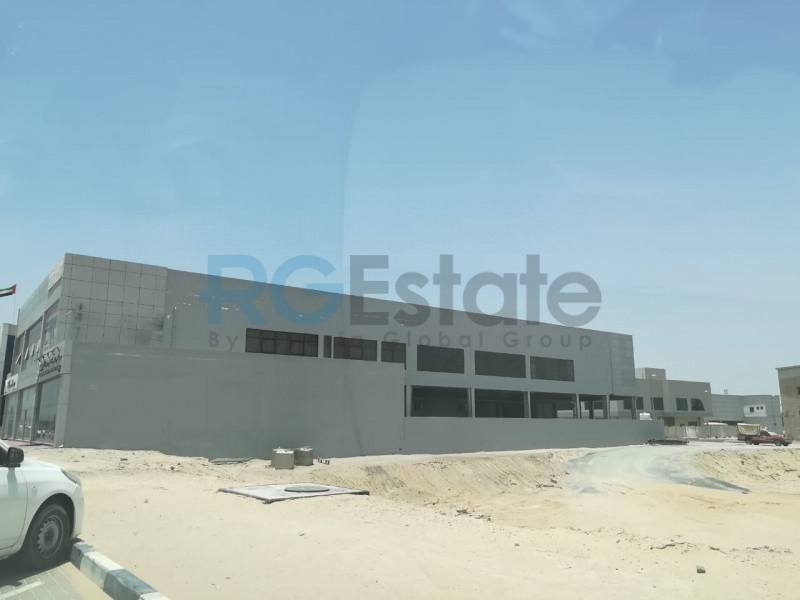 20000 قدم مربع أرض تملك حر لمكتب صالة العرض  | RGEstate UAE