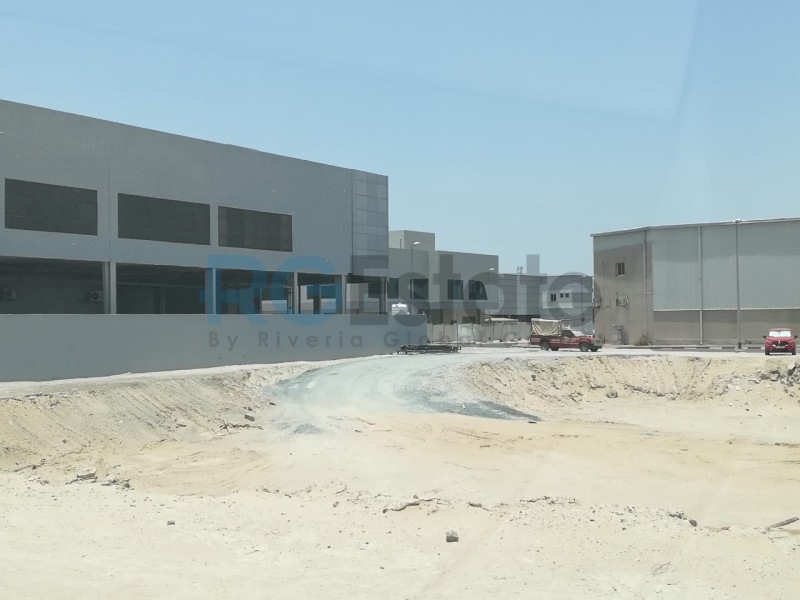 20000 قدم مربع أرض تملك حر لمكتب صالة العرض  | RGEstate UAE