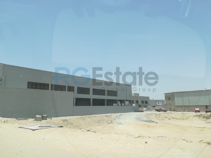 20000 قدم مربع أرض تملك حر لمكتب صالة العرض  | RGEstate UAE