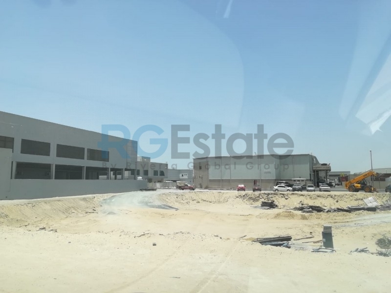 20000 قدم مربع أرض تملك حر لمكتب صالة العرض  | RGEstate UAE