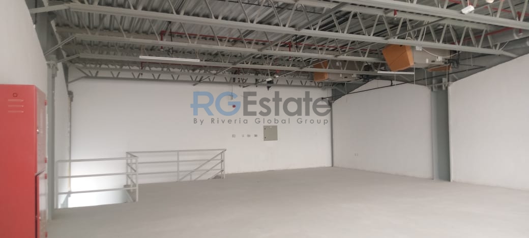 Modern Showroom Warehouse: 3,000 sqft with Mezzanine Floor, Pantry, Fully A/c, Available for Rent in Al Quoz Near Sheikh Zayed Road | Ideal for Commercial Use, Comprehensive Amenities Included  | RGEstate UAE