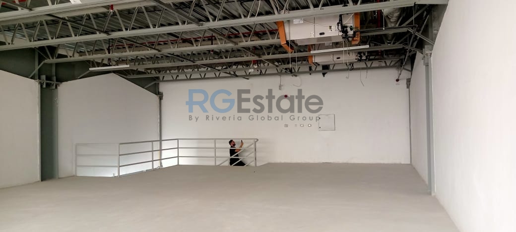 Modern Showroom Warehouse: 3,000 sqft with Mezzanine Floor, Pantry, Fully A/c, Available for Rent in Al Quoz Near Sheikh Zayed Road | Ideal for Commercial Use, Comprehensive Amenities Included  | RGEstate UAE