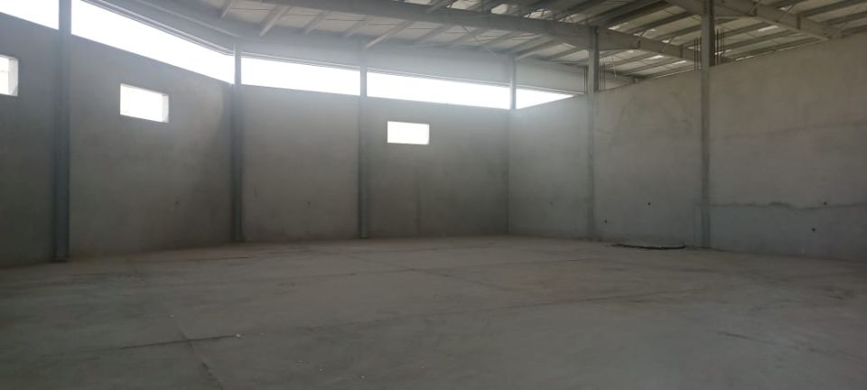 5,400 Sqft Showroom with Pantry Rent / Ras Al Khor  | RGEstate UAE