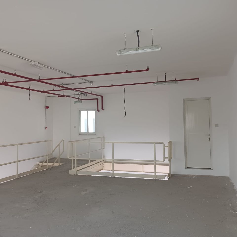 3,015 Sqft Showroom with Mezzanine Floor Available for Rent in Al Quoz Umm Suqeim Road  | RGEstate UAE