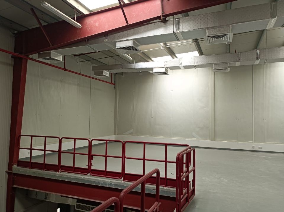 3,015 Sqft Showroom with Mezzanine Floor Available for Rent in Al Quoz Umm Suqeim Road  | RGEstate UAE