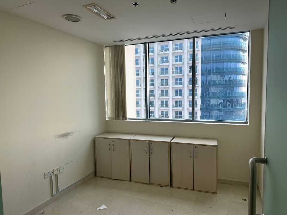 Fitted Office With Glass Portions in Business Tower in Business  Bay   | RGEstate UAE