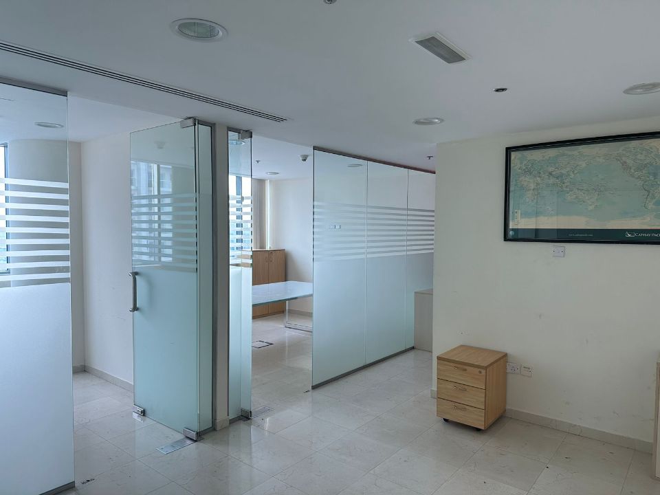 Fitted Office With Glass Portions in Business Tower in Business  Bay   | RGEstate UAE
