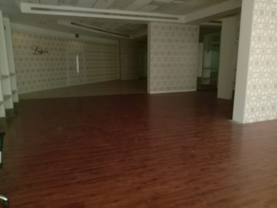 SHOWROOM FOR RENT | PRIME LOCATION IN OUD METHA  | RGEstate UAE