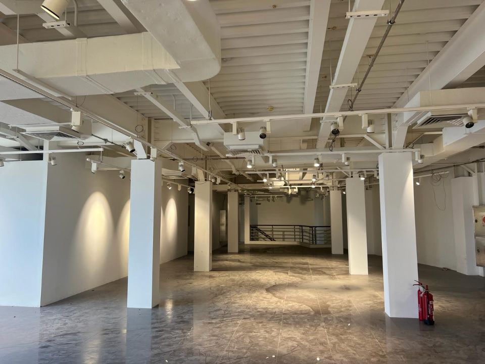 6,900 sqft Showroom with Mezzanine for Sale in Jafza.  | RGEstate UAE