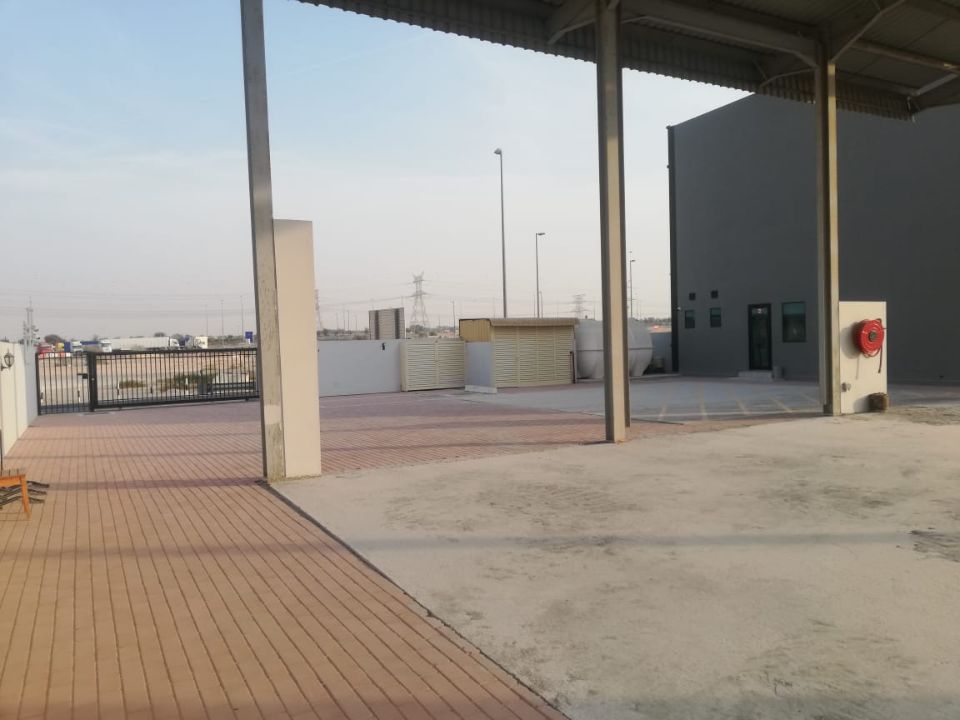 (Independent) 12,000 Sqft Open YArd With Shade Office For Rent in Al Ttay Al Khawaneej  | RGEstate UAE