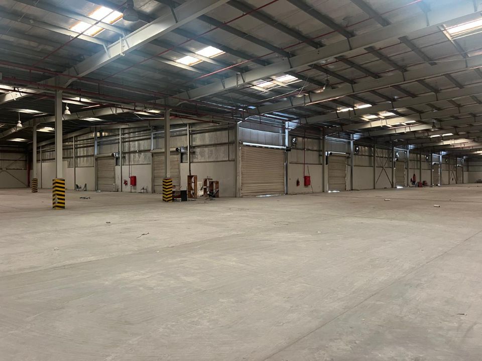 98,000 sqft Warehouse For Rent in JAFZ
  | RGEstate UAE