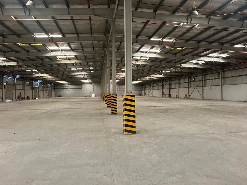 98,000 sqft Warehouse For Rent in JAFZ
  | RGEstate UAE