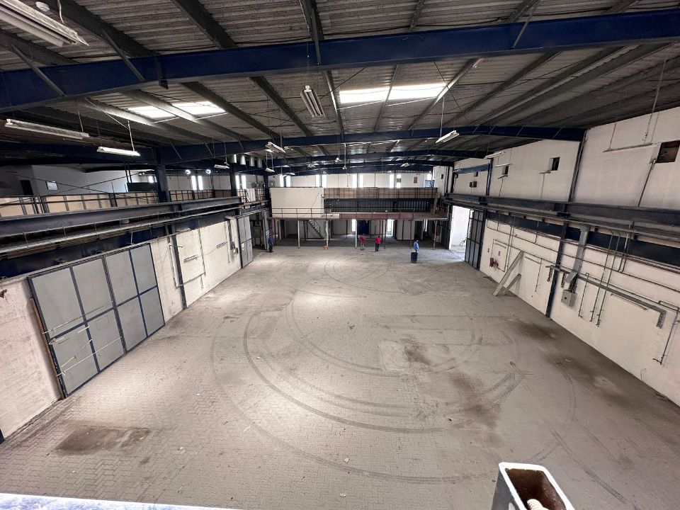 2,000 Sqft Warehouse with Office & Mezzanine Floor for Sale in Al Quoz  | RGEstate UAE