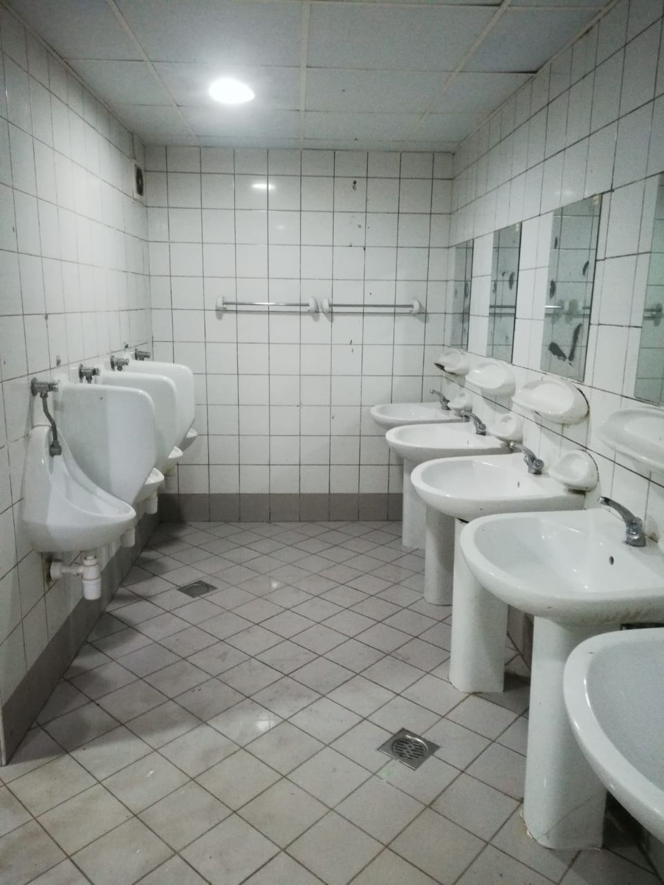 G+2 Independent Labour Camp with 30 Rooms for Sale in Al Quoz – Vacant on Transfer  | RGEstate UAE