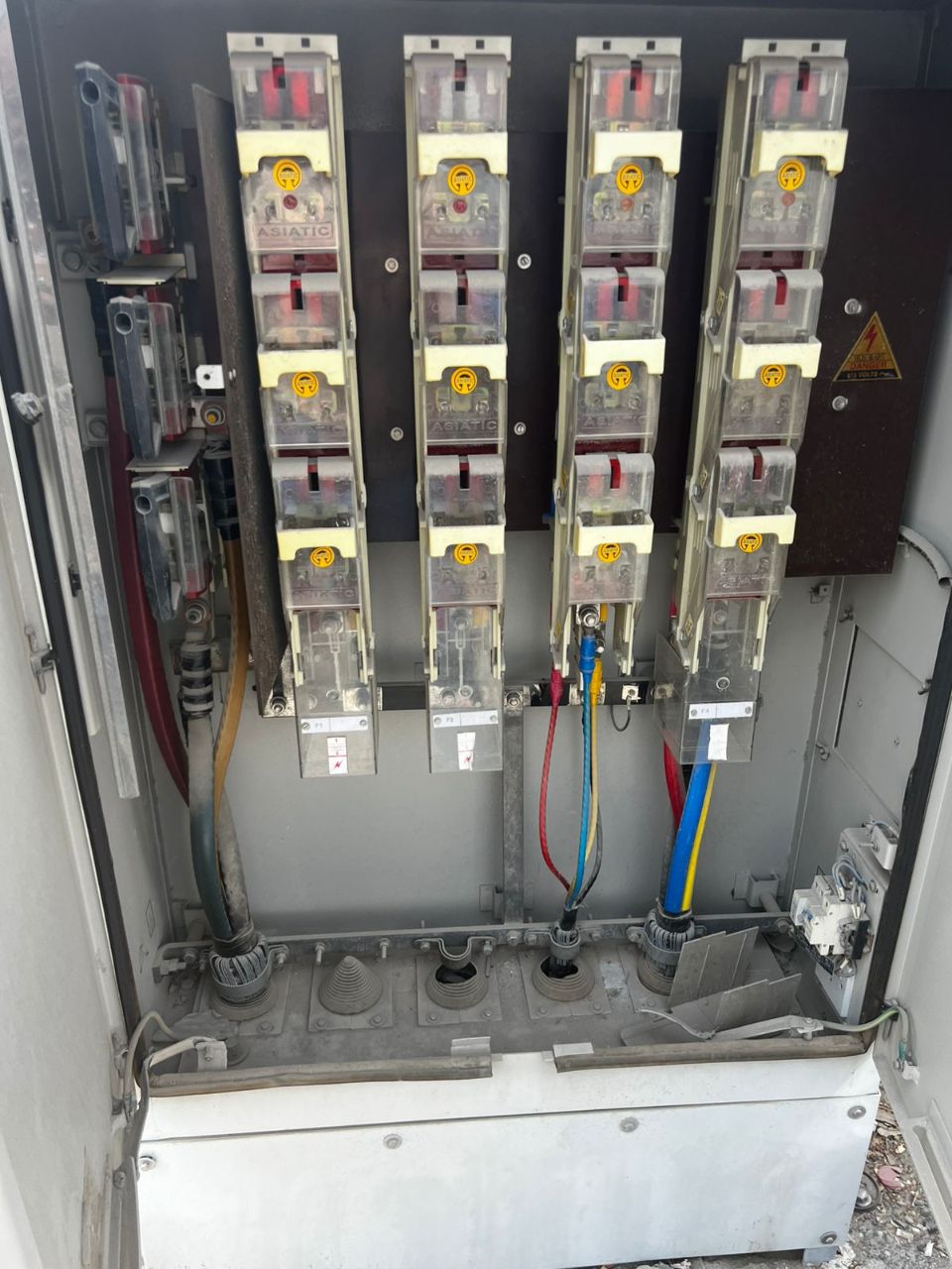 40,000 Sq.Ft Shed with Office & Open Yard for Rent in Umm Ramool  | RGEstate UAE