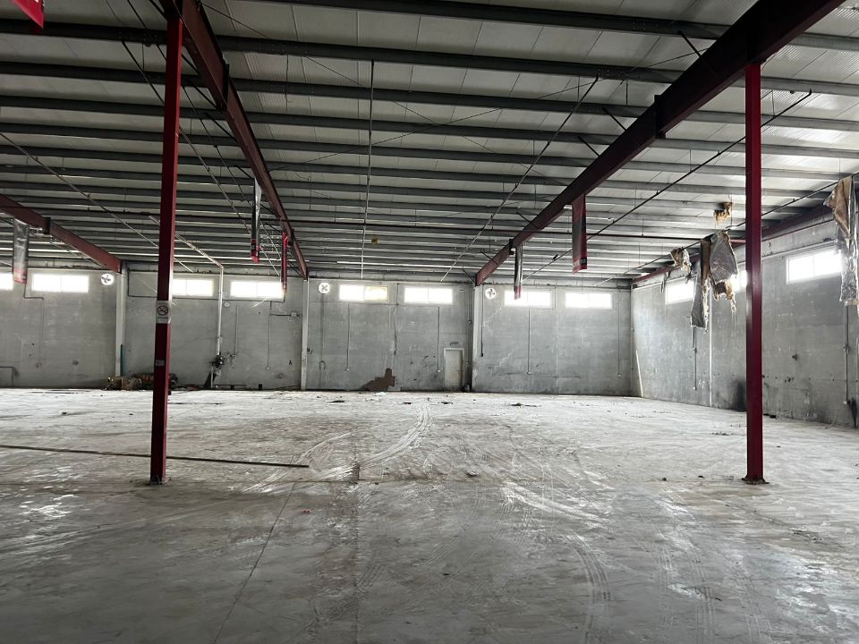 40,000 Sq.Ft Shed with Office & Open Yard for Rent in Umm Ramool  | RGEstate UAE