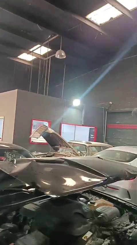 4,200 Sqft Fully Equipped Car Care Garage Warehouse for Sale in Al Quoz Industrial Area 2, Dubai  | RGEstate UAE