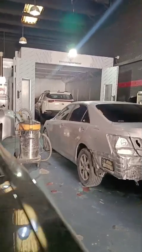 4,200 Sqft Fully Equipped Car Care Garage Warehouse for Sale in Al Quoz Industrial Area 2, Dubai  | RGEstate UAE