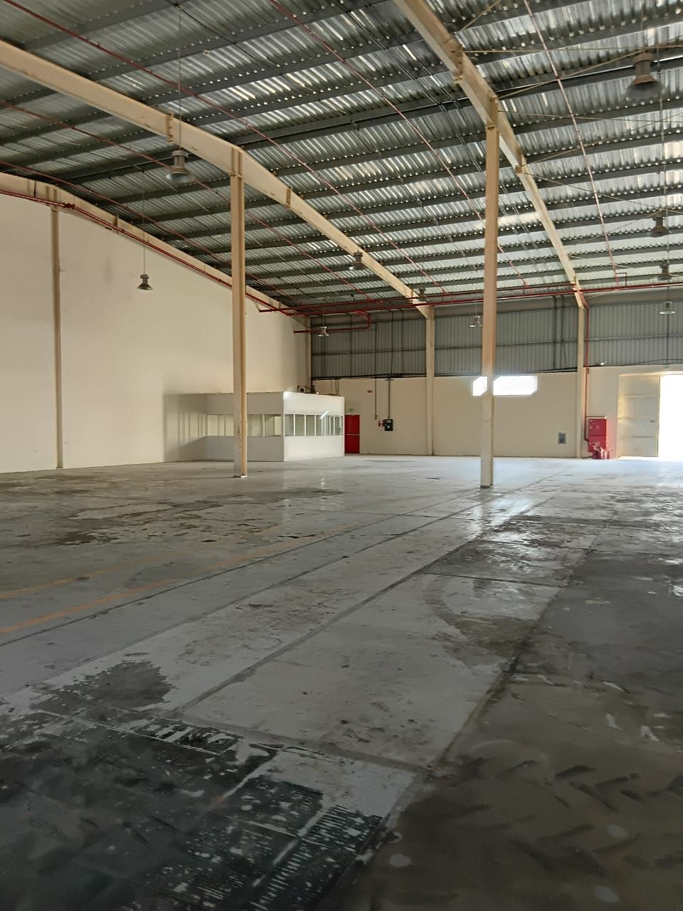High Power 160 kW 13,000 Sqft Warehouse for Rent in Umm Al Quwain  | RGEstate UAE